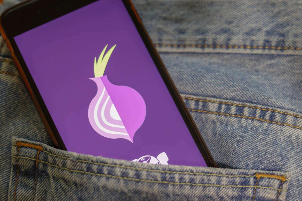 Phone,With,Tor,Onion,Browser,Logo,On,Screen,In,The