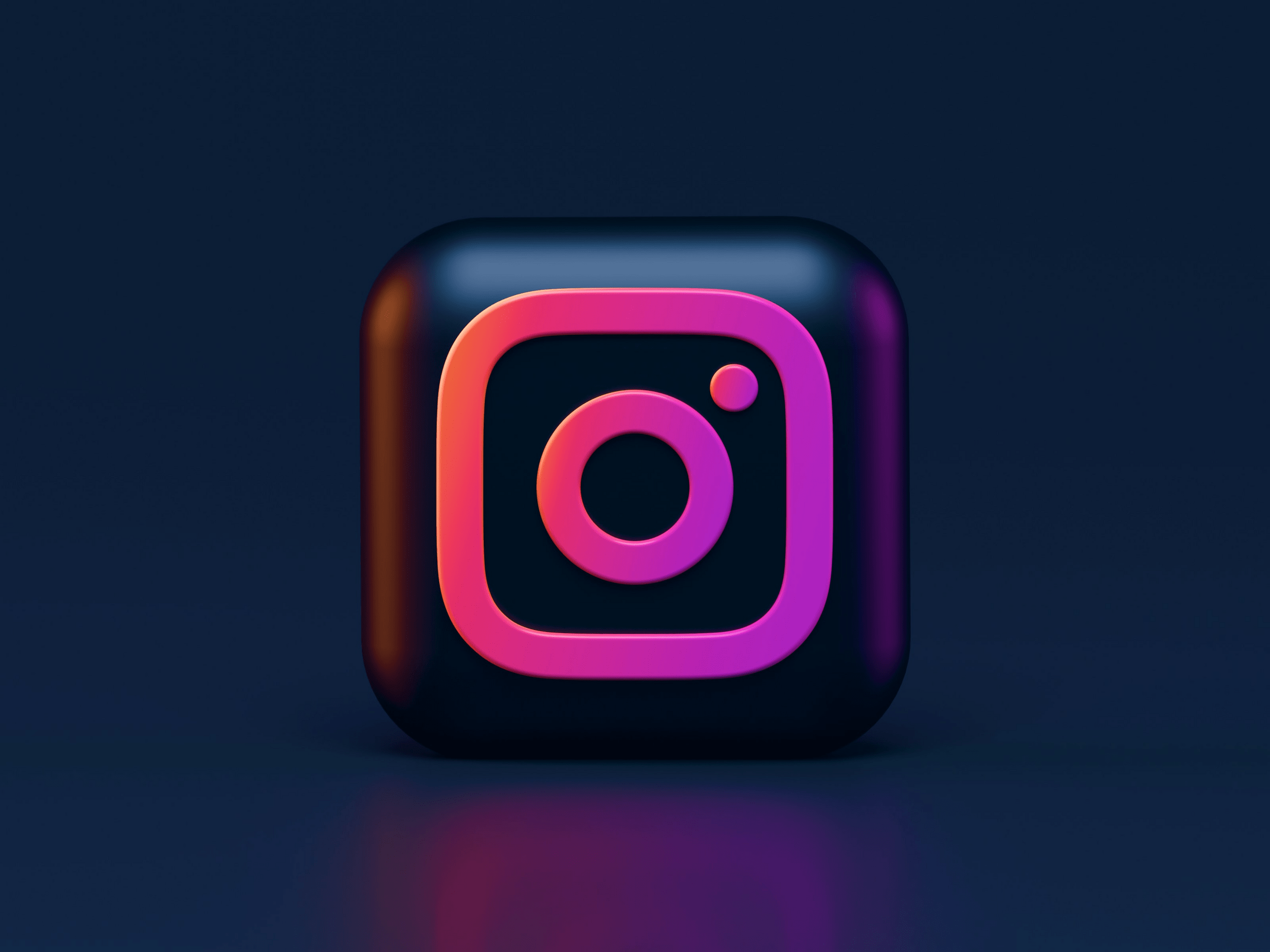 Instagram: arrivano i commenti con GIF in tutto il mondo. Nuovo editing per Reels