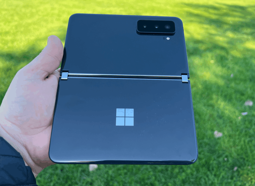 Il nuovo aggiornamento causa problemi gravi sui dispositivi Surface Duo 2 Il nuovo aggiornamento causa problemi gravi sui dispositivi Surface Duo