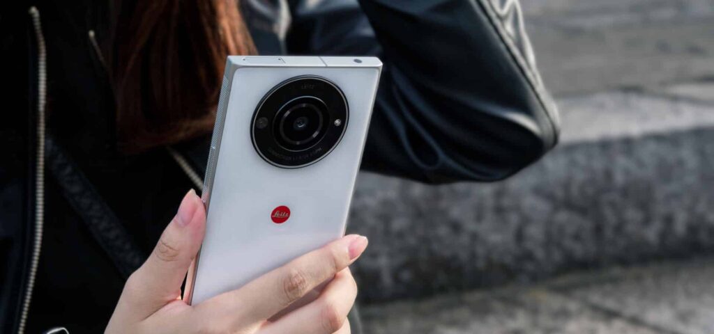 Sensori di immagine di grandi dimensioni e apertura variabile: la nuova frontiera della fotografia su smartphone 2 fotocamera Leica