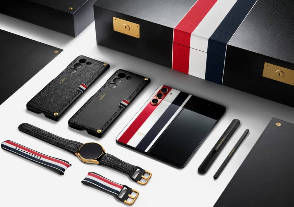 I Migliori Telefoni Samsung da regalare a Natale 7 Galaxy Z Fold5 Thom Browne Edition