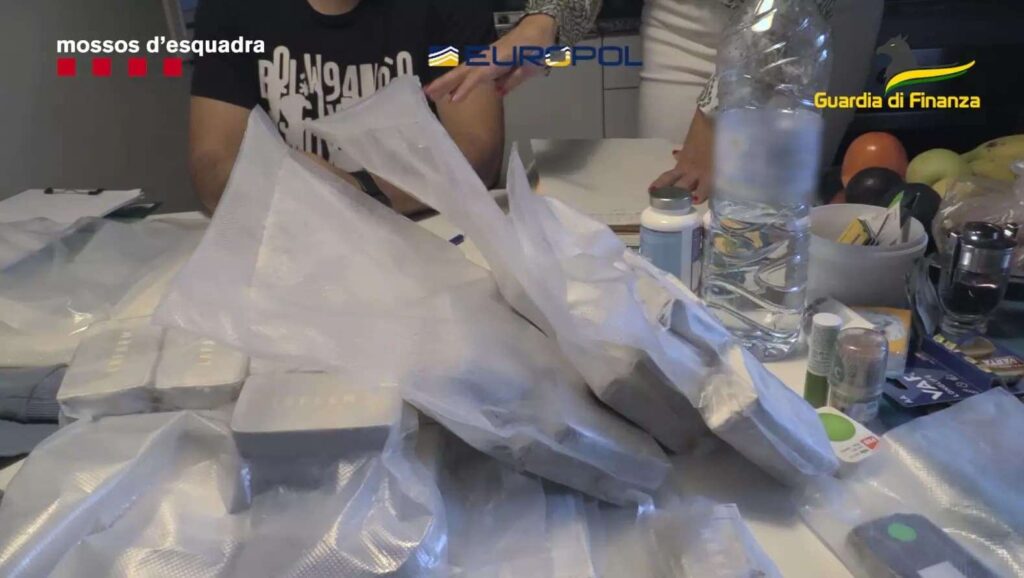 78 persone arrestate per traffico di cannabis usavano EnroChat 2 image 281 2