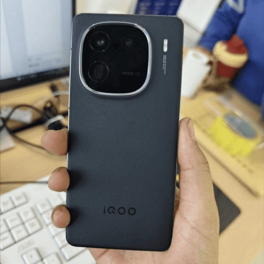 iQOO 12: emergono nuove foto dal vivo del design 7 image 352 1