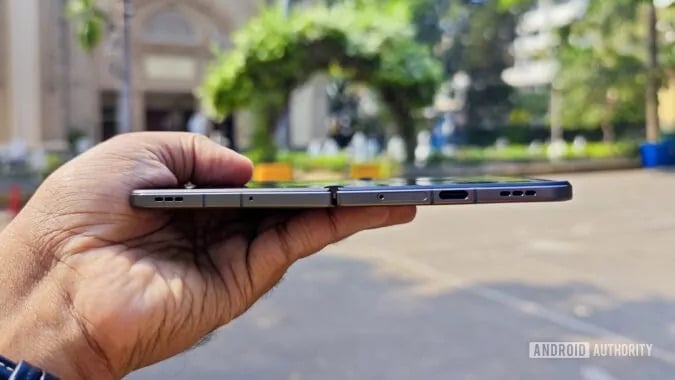 OnePlus Open, che difetto! Lo schermo aperto non è piatto 6 image 160
