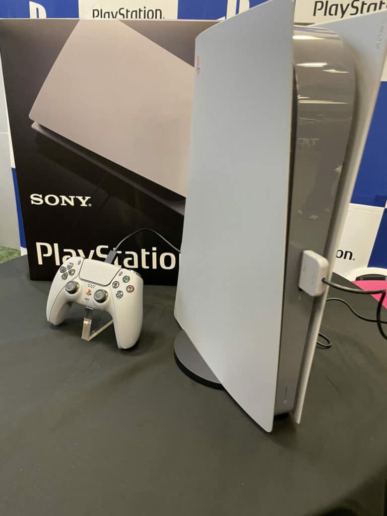 Sony crea PS5 unica in stile PlayStation 1 per il CEO Jim Ryan 6 image 86 5