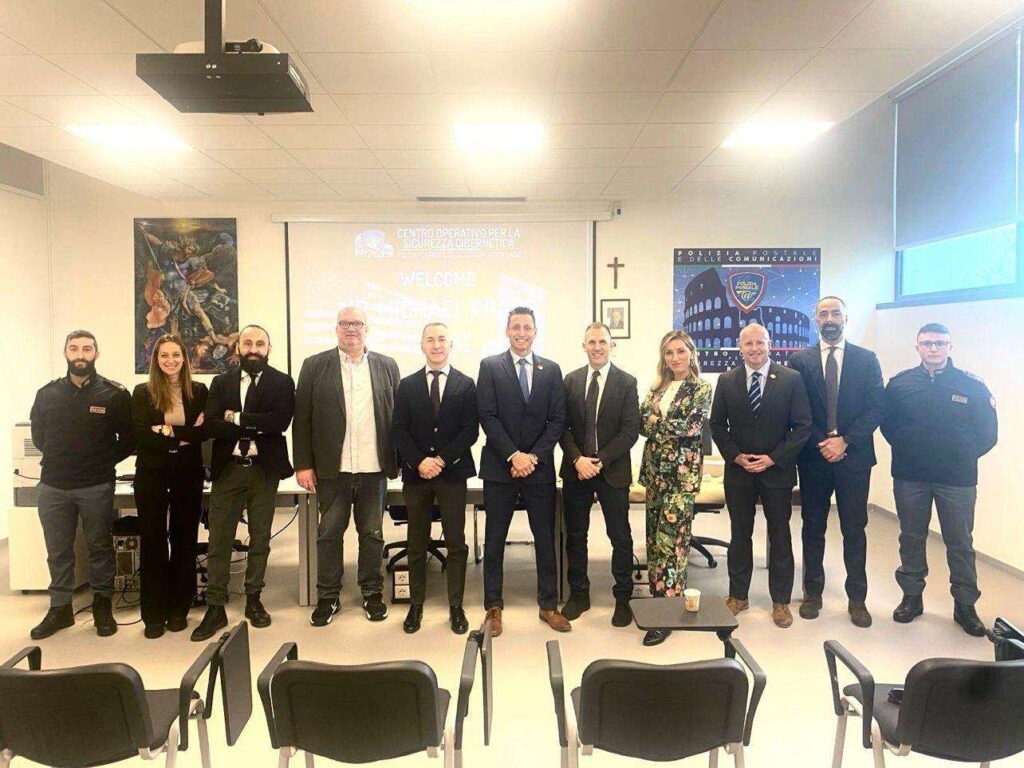 Polizia Postale - USA Mike Prado