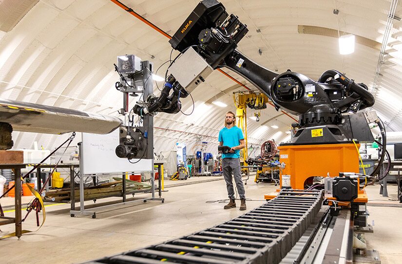 Robotica per l'automazione nella produzione delle pale eoliche