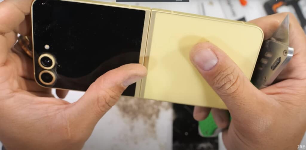 Samsung Galaxy Z Flip 6 sfondato nel test 6 Screenshot 2024 07 24 100750