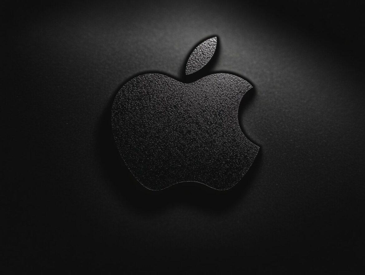 aldebaran33_apple_logo_in_deep_black_–ar_43_5476df73-2b9e-4e64-9464-d8a41ad829df_0