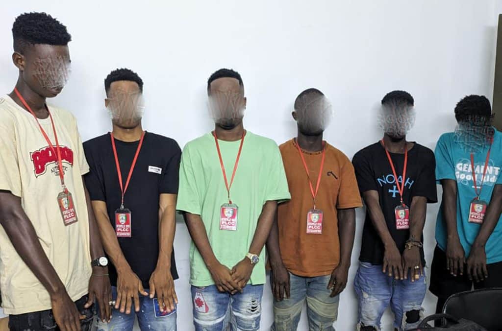 Truffe romantiche in Africa occidentale: arresti Interpol 7 image 35 4
