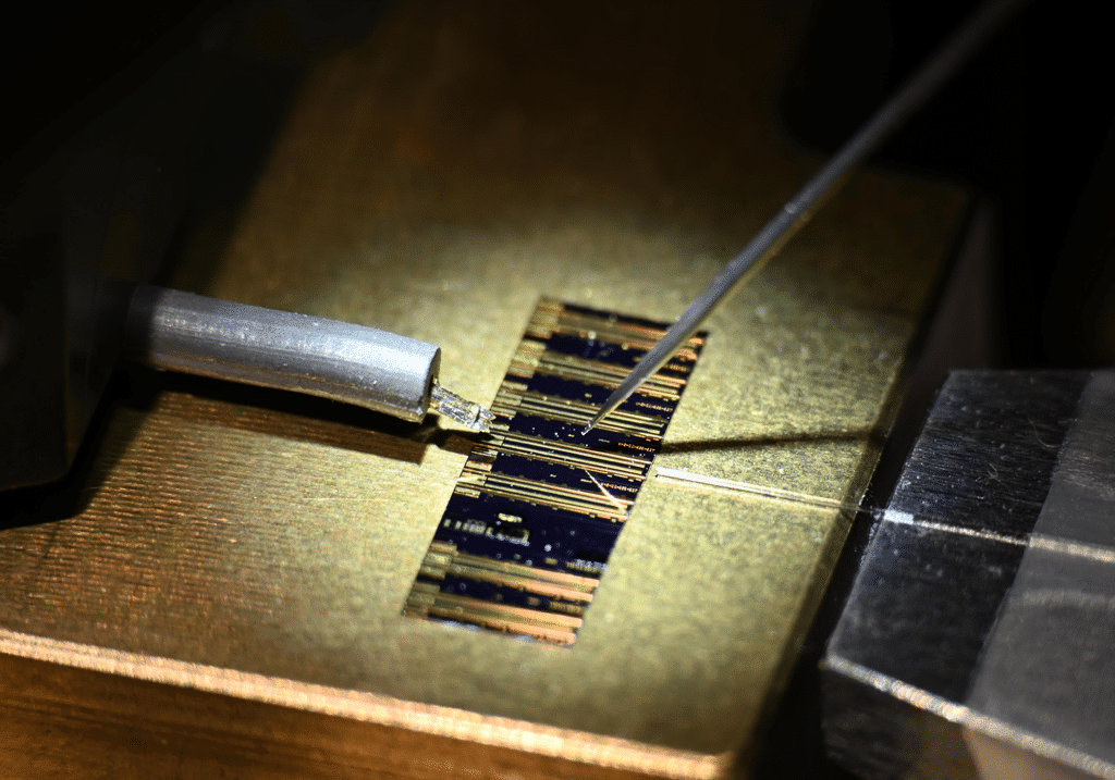 Neurone artificiale basato su laser: futuro AI e calcolo avanzato 6 image 350