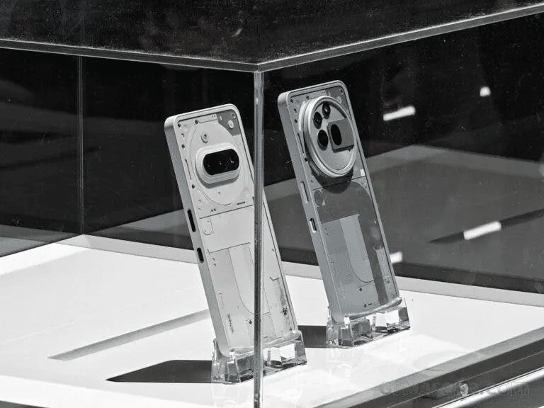 Nothing Phone (3a) e (3a) Pro: design trasparente e nuovo tasto AI 7 image 40
