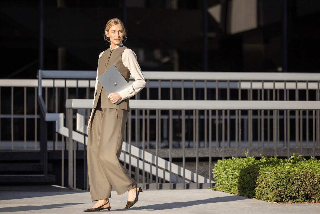 Microsoft presenta Surface Laptop 5G e aggiornamenti AI per Windows 11 6 image 436