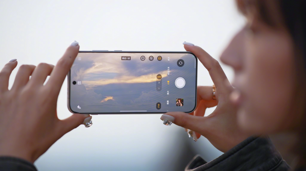 OnePlus 15 debutta in Sand Storm: design aerospaziale e chip Snapdragon 8 Elite Gen 5 2 OnePlus 15