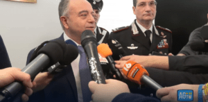 Il blitz di Gratteri contro la Camorra 2.0: hacker, truffe telefoniche e filiali fantasma in Spagna 1 Il blitz di Gratteri contro la Camorra 2.0: hacker, truffe telefoniche e filiali fantasma in Spagna