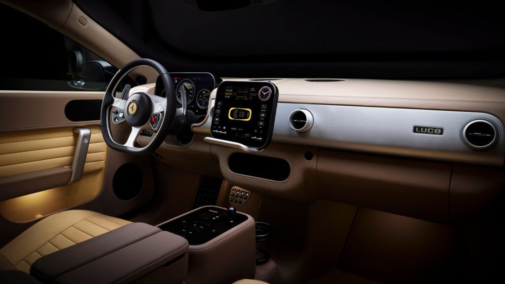 Ferrari Luce, il cavallino elettrico "woke" che piace alla Google Mafia 7 ferrari luce plancia