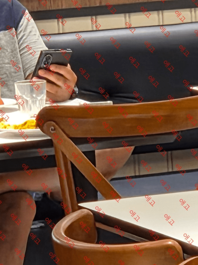 Galaxy Z Fold 8 Wide cambia forma, Samsung sfida i pieghevoli cinesi con un display più largo 4 image 62
