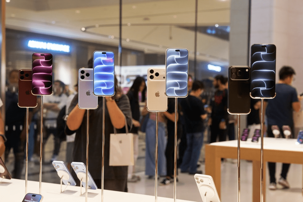 iPhone 18 Pro al Day One in Italia: da 1.489 euro, Watch 12 e AirPods 5 nei negozi 3 image 633