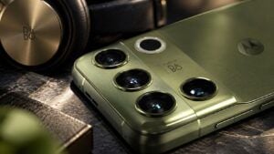 Motorola Signature 27 esagera con le fotocamere e prepara il vero flagship