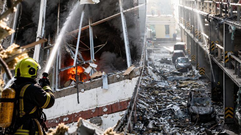 russia attacca data center ucraina internet