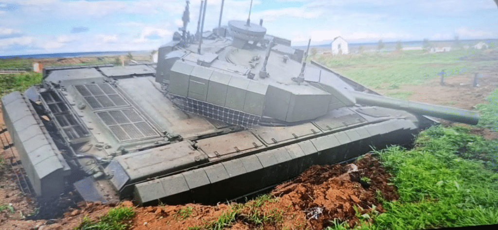 Shturm fallisce davanti a Putin: il robot-tank russo perde il controllo 4 image 107