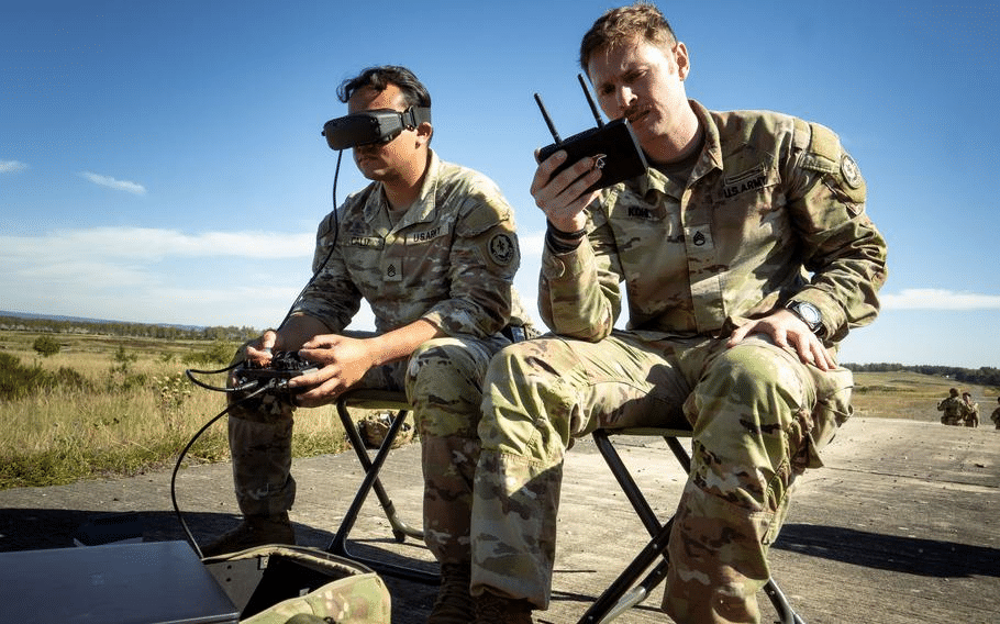 US Army arma droni assemblati dai soldati: la guerra diventa fabbrica 4 image 98